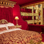 Поклонники «Призрака Оперы» теперь могут провести ночь в ложе Дворца Гарнье