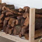 7 идей для создания стеллажей для дров на дачном участке