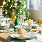 Новогодняя сервировка: как украсить праздничный стол в этом году