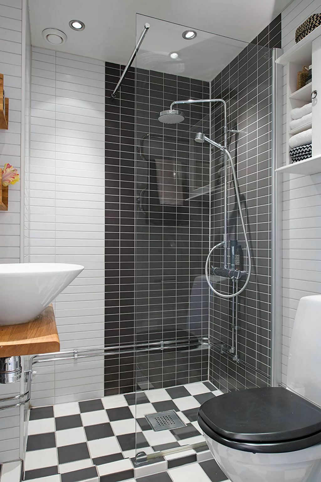 ванна с душевой кабиной, дизайн душевой, интерьер ванной комнаты с душем