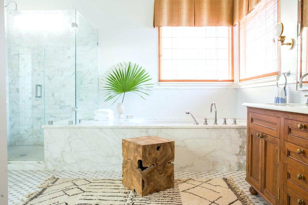 дизайнерская ванная комната из мрамора