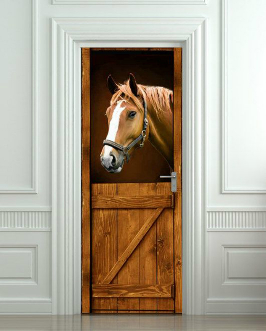 изображение лошади на двери 