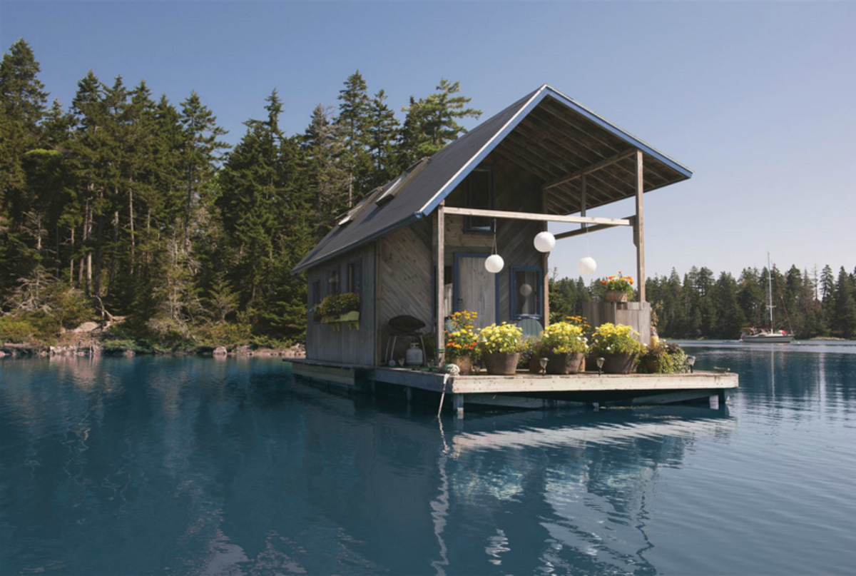 Красивые дома на воде. Тини Хаус на берегу озера. Домик на воде. Маленький домик. Домик у озера.