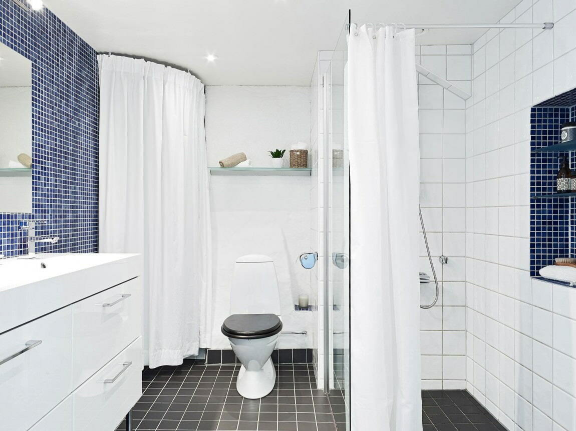 ванна с душевой кабиной, дизайн душевой, интерьер ванной комнаты с душем, ванная скандинавский стиль