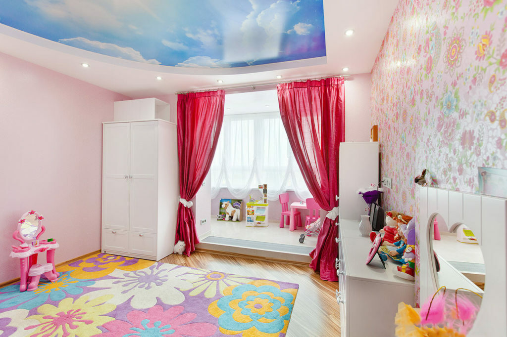 детская комната со шторами