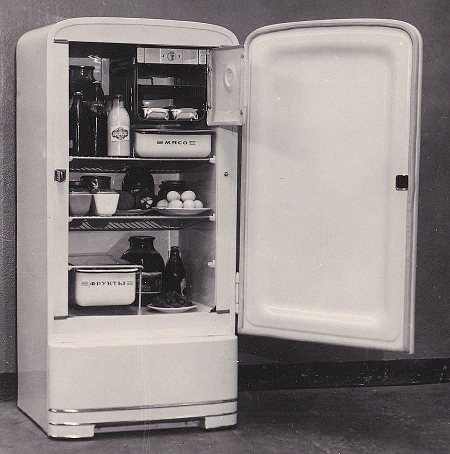Холодильник эскимо. Холодильник ЗИС-Москва дх2. Холодильник ЗИЛ ДХ 2. Первый холодильник General Electric 1911. Холодильник Monitor-Top 1927.
